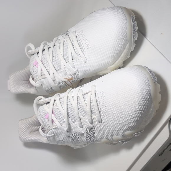 Womens Adidas Boost Golf Shoe Size 9.5 White with Light Pink and Gray Details - Picture 2 of 5